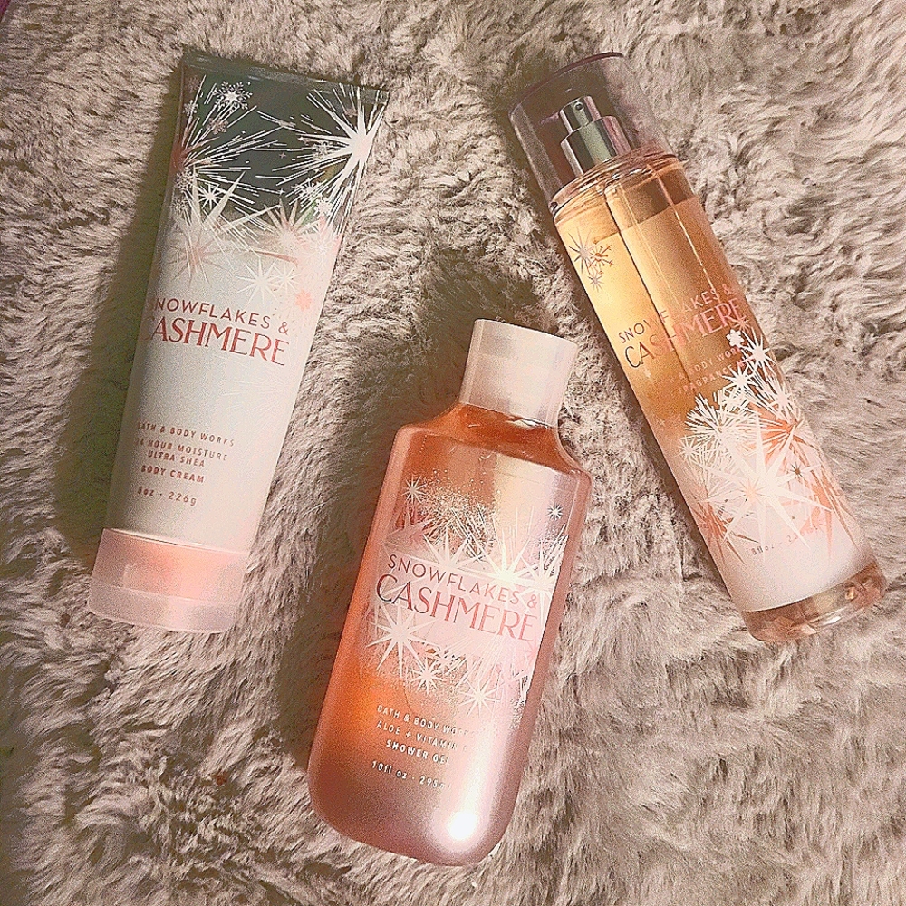 Snowflakes and Cashmere body care set